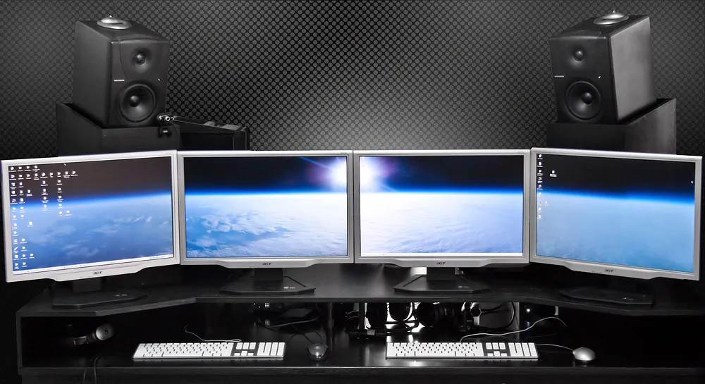 Multi monitor comparison setup